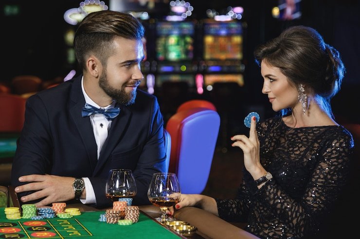 Dashboard multipermainan dengan navigasi Liga 1, slot, dan live casino